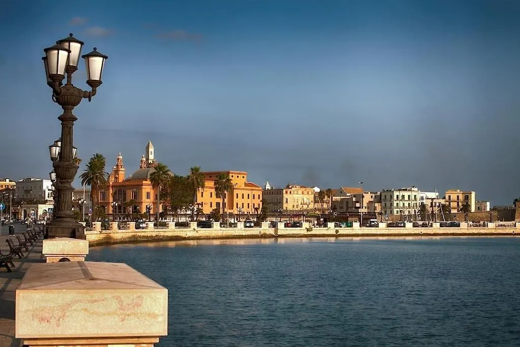 Lovely Maison In The Heart Of Bari Old Town 0*,  意大利